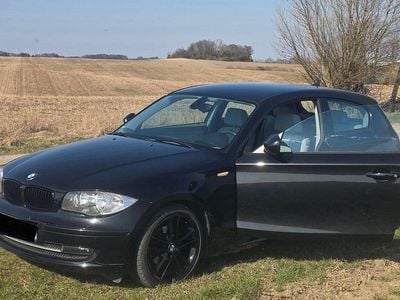 Gebraucht BMW 116 122 PS (89 kW) 2011 Schwarz Kleinwagen
