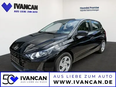 Gebraucht Hyundai i20 Select 101 PS (74 kW) 2025 Schwarz Kleinwagen