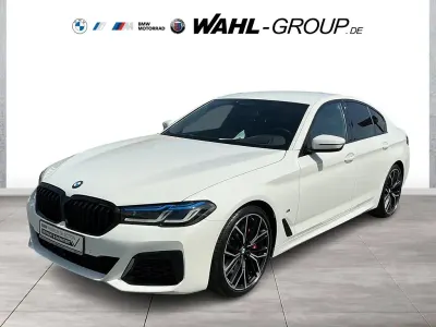 Gebraucht BMW M550 M Sport 530 PS (389 kW) 2023 Alpinweiß uni Limousine