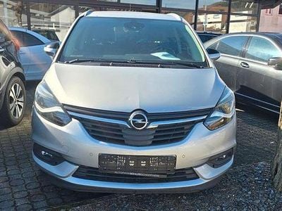 Gebraucht Opel Zafira Innovation 135 PS (99 kW) 2018 Silber Van / Kleinbus