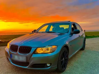 Gebraucht BMW 318 145 PS (106 kW) 2010 Silber Limousine