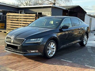 gebraucht Skoda Superb Style AUT*NAVI*LED*R-CAM*LEDER