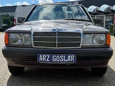 Rot Gebraucht 1991 Mercedes 190 Limousine | 7.990 €