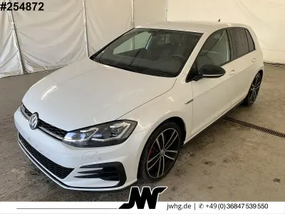 Gebraucht VW Golf VII GTD 184 PS (135 kW) 2018 Oryxweiß perlmutteffekt (metallic) Limousine