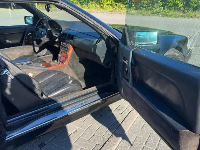 Second-hand Mercedes SL300 193 CP (141 kW) 1990 Negru Cabrio
