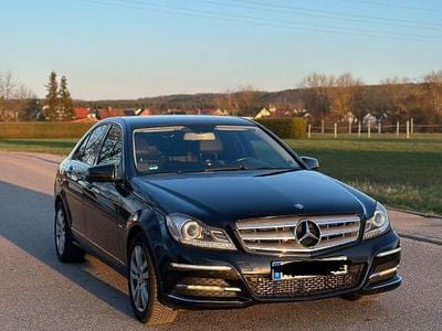Gebraucht Mercedes C200 184 PS (135 kW) 2011 Schwarz Limousine