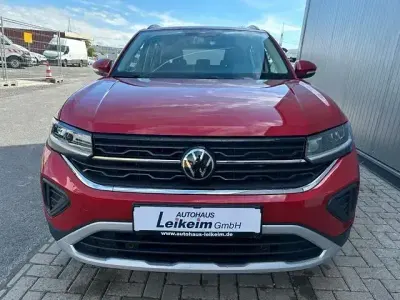 Gebraucht VW T-Cross IQ Drive 116 PS (85 kW) 2024 Rot SUV