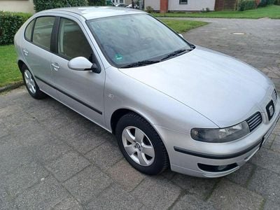 Second-hand Seat Leon 105 CP (77 kW) 2004 Argintiu Hatchback