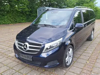 Gebraucht Mercedes V250 Avantgarde 190 PS (139 kW) 2016 Blau Van / Kleinbus