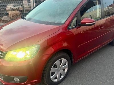Rot Gebraucht 2010 VW Touran Highline Van / Kleinbus | 5.990 € (Fairer Preis)