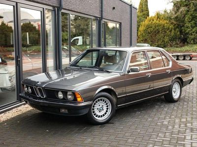 Grau Gebraucht 1982 BMW 745 Limousine | 18.950 €
