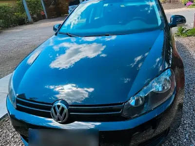 Gebraucht VW Golf VI 105 PS (77 kW) 2010 Schwarz Kleinwagen