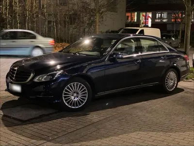 Gebraucht Mercedes E300 252 PS (185 kW) 2013 Blau Limousine