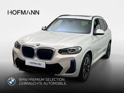 Gebraucht BMW iX3 Shadowline 210 kW (286 PS) 2023 Mineralweiß metallic SUV