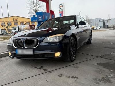 Second-hand BMW 730 252 CP (185 kW) 2010 Albastru Berlinǎ