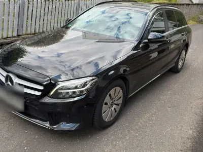 Gebraucht Mercedes C220 194 PS (142 kW) 2018 Schwarz Kombi