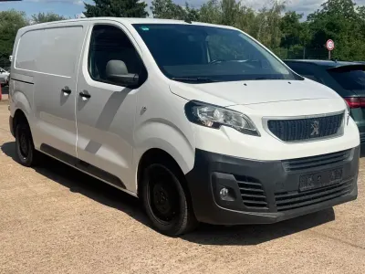 Gebraucht Peugeot Expert Premium 122 PS (89 kW) 2020 Weiß Van