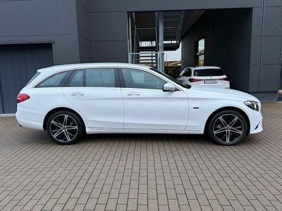 Gebraucht Mercedes C300e Avantgarde 194 PS (142 kW) 2020 Weiß Kombi