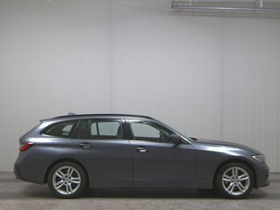 BMW 330e