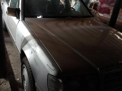Gebraucht Mercedes 200 1993 Silber Kombi