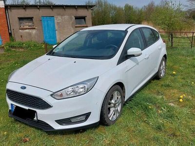 gebraucht Ford Focus limousine weiß Sonderpreis DIESE WOCHE