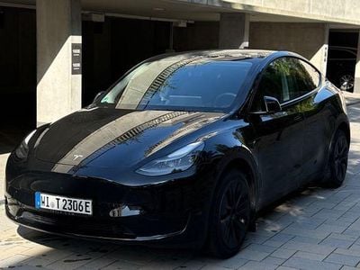 Schwarz Gebraucht 2024 Tesla Model Y Standard Range SUV | 41.500 € (Teuer)