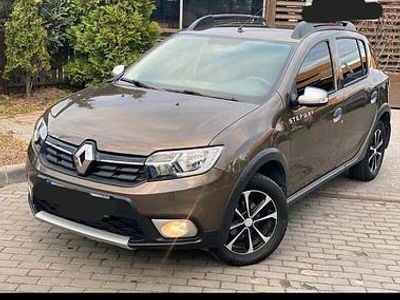 Braun Gebraucht 2020 Dacia Sandero Stepway Limousine | 11.600 € (Fairer Preis)