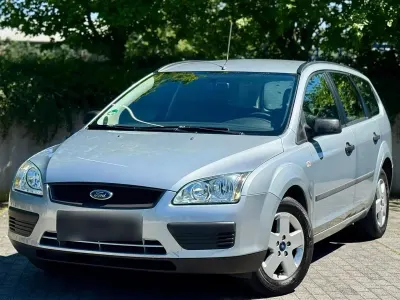 Gebraucht Ford Focus 100 PS (73 kW) 2005 Silber Kombi