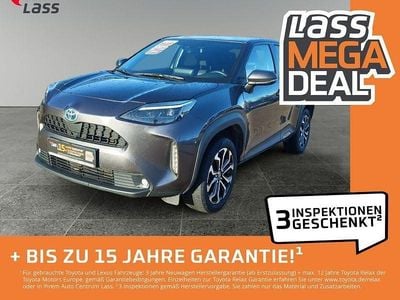 Grau Gebraucht 2022 Toyota Yaris Cross Team SUV | 21.980 € (Fairer Preis)