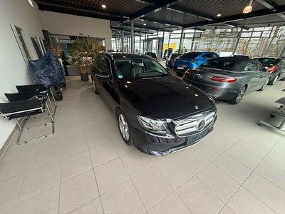 Gebraucht Mercedes E220 194 PS (142 kW) 2017 Schwarz Limousine