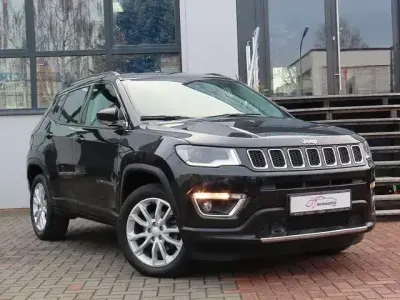 Käytetty Jeep Compass 150 HP (110 kW) 2021 Musta Katumaasturi