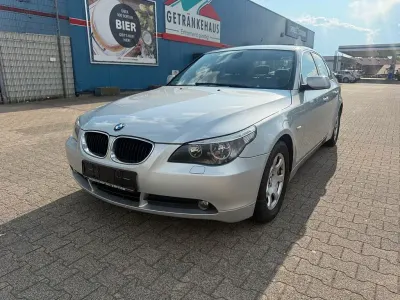 Gebraucht BMW 520 Sport Line 170 PS (125 kW) 2004 Silber Limousine