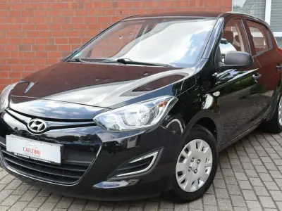 Gebraucht Hyundai i20 Edition 86 PS (63 kW) 2014 Schwarz Kleinwagen