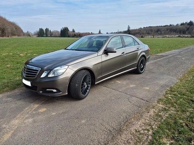 Gebraucht Mercedes E350 Avantgarde 272 PS (200 kW) 2010 Beige Limousine