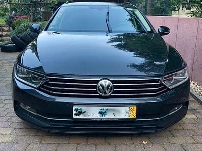 Gebraucht VW Passat Comfortline 150 PS (110 kW) 2018 Grau Kombi