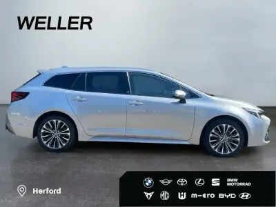 Gebraucht Toyota Corolla Team 140 PS (102 kW) 2024 Silber Kombi