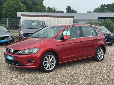 Używany VW Golf Sportsvan Highline 150 KM (110 kW) 2015 Czerwony Minivan