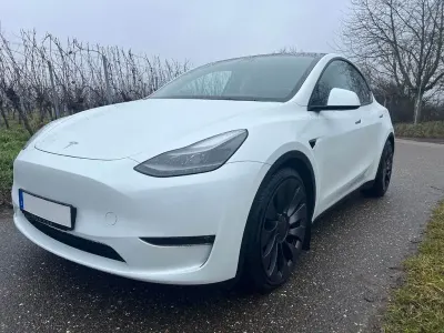 Begagnad Tesla Model Y Performance 320 kW (436 HK) 2022 Vit SUV