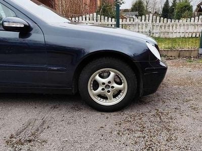 Second-hand Mercedes C200