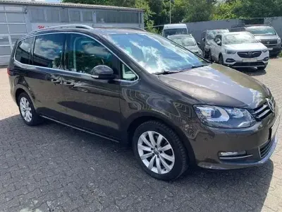 Gebraucht VW Sharan Highline 177 PS (130 kW) 2015 Braun Van / Kleinbus