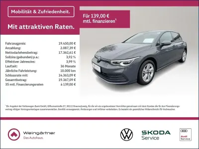 Gebraucht VW Golf VIII Life 131 PS (96 kW) 2023 Grau Limousine