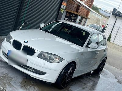 Gebraucht BMW 120 163 PS (119 kW) 2011 Weiß Kleinwagen