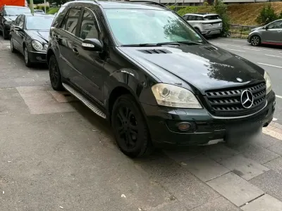 Gebraucht Mercedes ML320 224 PS (164 kW) 2006 Schwarz SUV