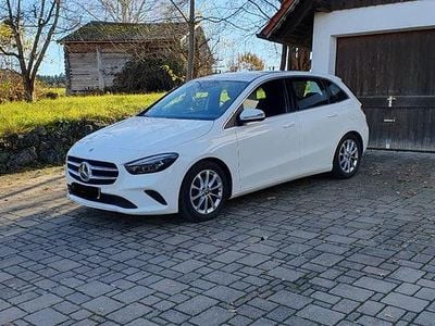 Mercedes B200