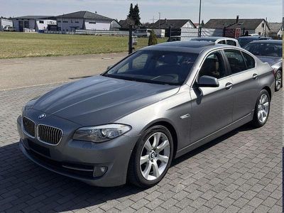 Gebraucht BMW 528 Sport Line 258 PS (189 kW) 2010 Grau Limousine