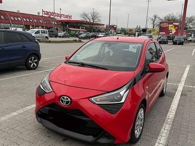 Second-hand Toyota Aygo 72 CP (52 kW) 2020 Roșu Hatchback