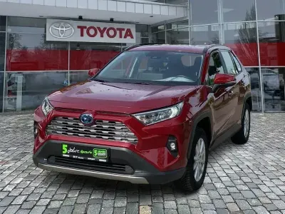 Używany Toyota RAV4 Hybrid Edition 218 KM (160 kW) 2023 Czerwony SUV