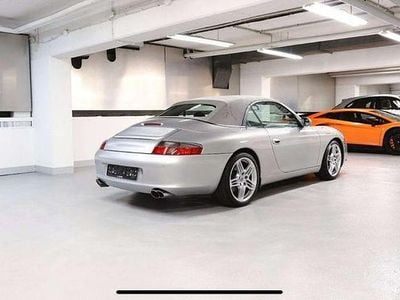 Silber Gebraucht 2001 Porsche 996 Cabrio | 30.900 €