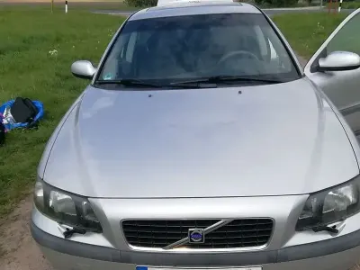 Gebraucht Volvo S60 170 PS (125 kW) 2000 Silber Limousine