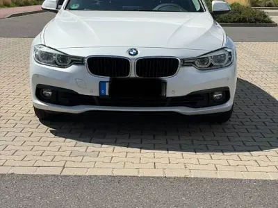 Gebraucht BMW 320 Advantage 184 PS (135 kW) 2018 Weiß Kombi